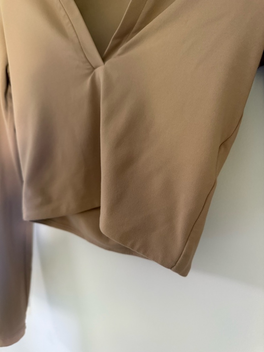 BABATON ARITZIA Collared V Neck Crop Top Long Sleeve Taupe Tan Size XS GUC - Picture 6 of 13